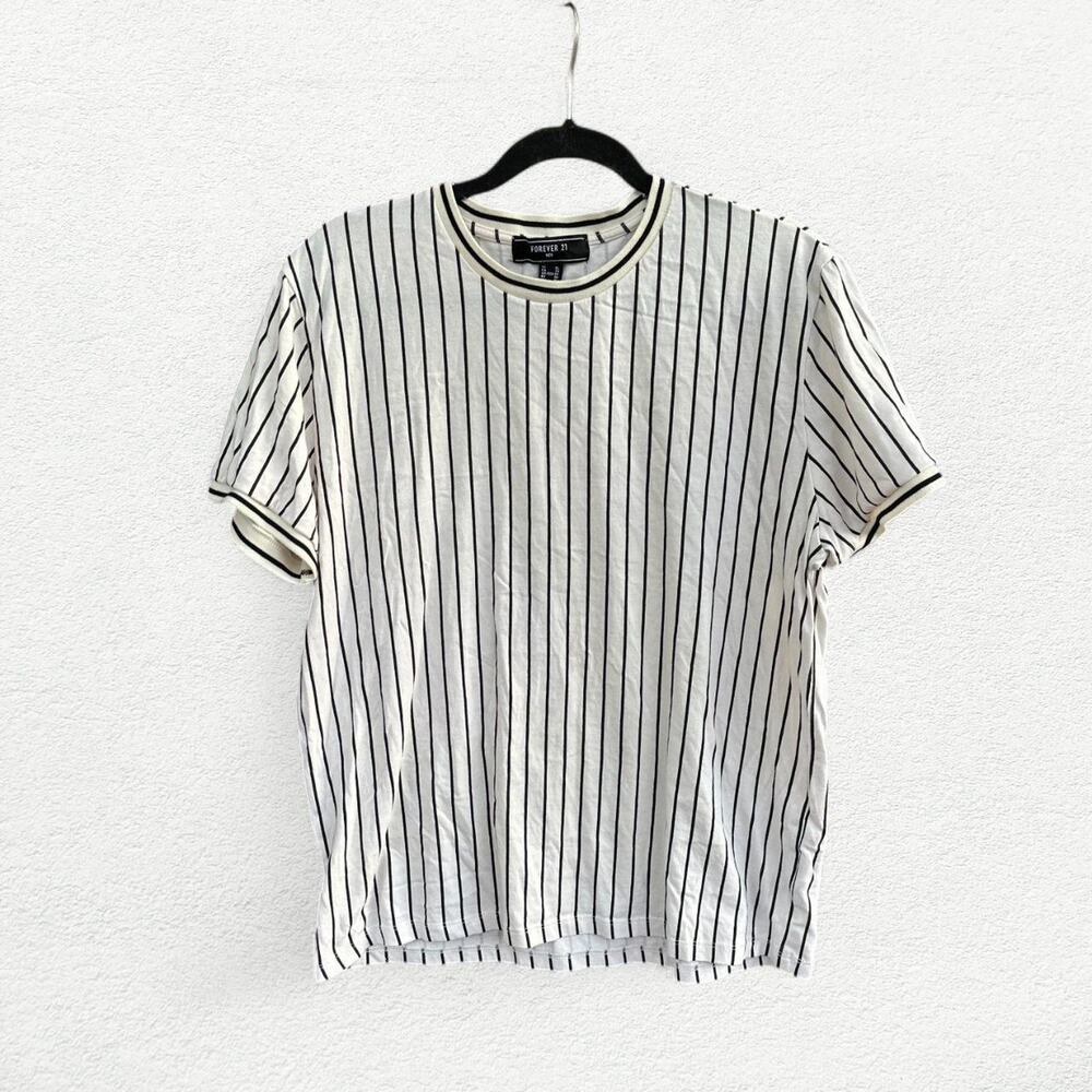 Forever 21 Striped T-Shirt in Black and White